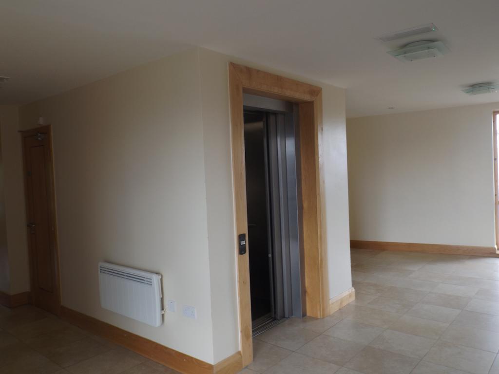 St Angela'S Lakeside Aparthotel Sala Sligo Exterior photo